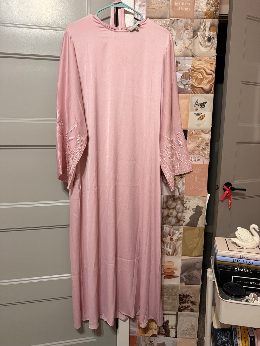 Women’s Pink Embroidered Abaya